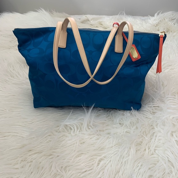 Handbag - Picture 4 of 4